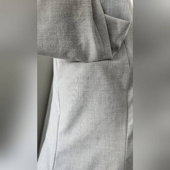 2/$15 - Isacc Mizrahi Grey Blazer - size 6 - Picture 8 of 9